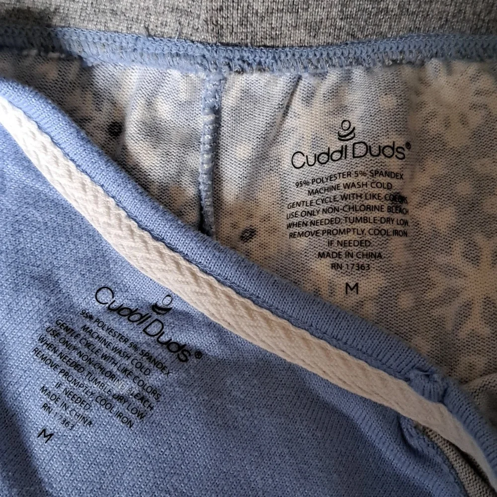 Cuddle Duds Blue/Gray Snowflake Pajamas - Picture 6 of 6